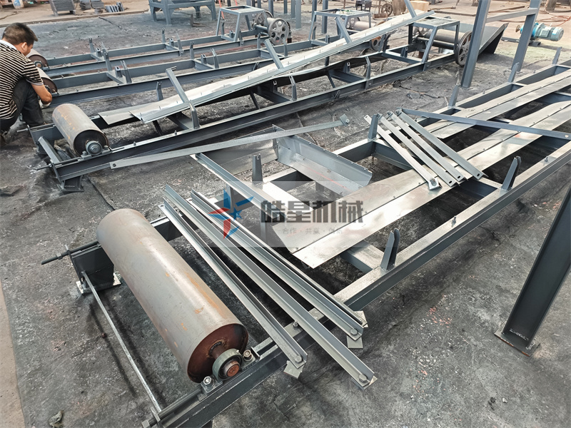 <a href='http://m.xmm04.cn' target='_blank'><span>鋁合金破碎機</span></a><a href='http://m.xmm04.cn/psxl/1279.html' target='_blank'><span>廢鋁破碎</span></a>分選設(shè)備輸送帶設(shè)備生產(chǎn)現(xiàn)場